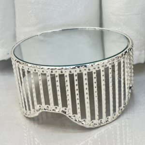 mirror-like dessert stand