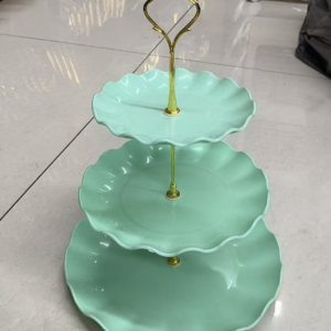 Three-layer cake plate: 15.2*25*33 cm