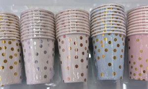 Gold-embossed dot paper cup