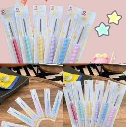 Single spiral candle number 11