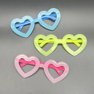 Nightlight flat-screen heart-shaped display